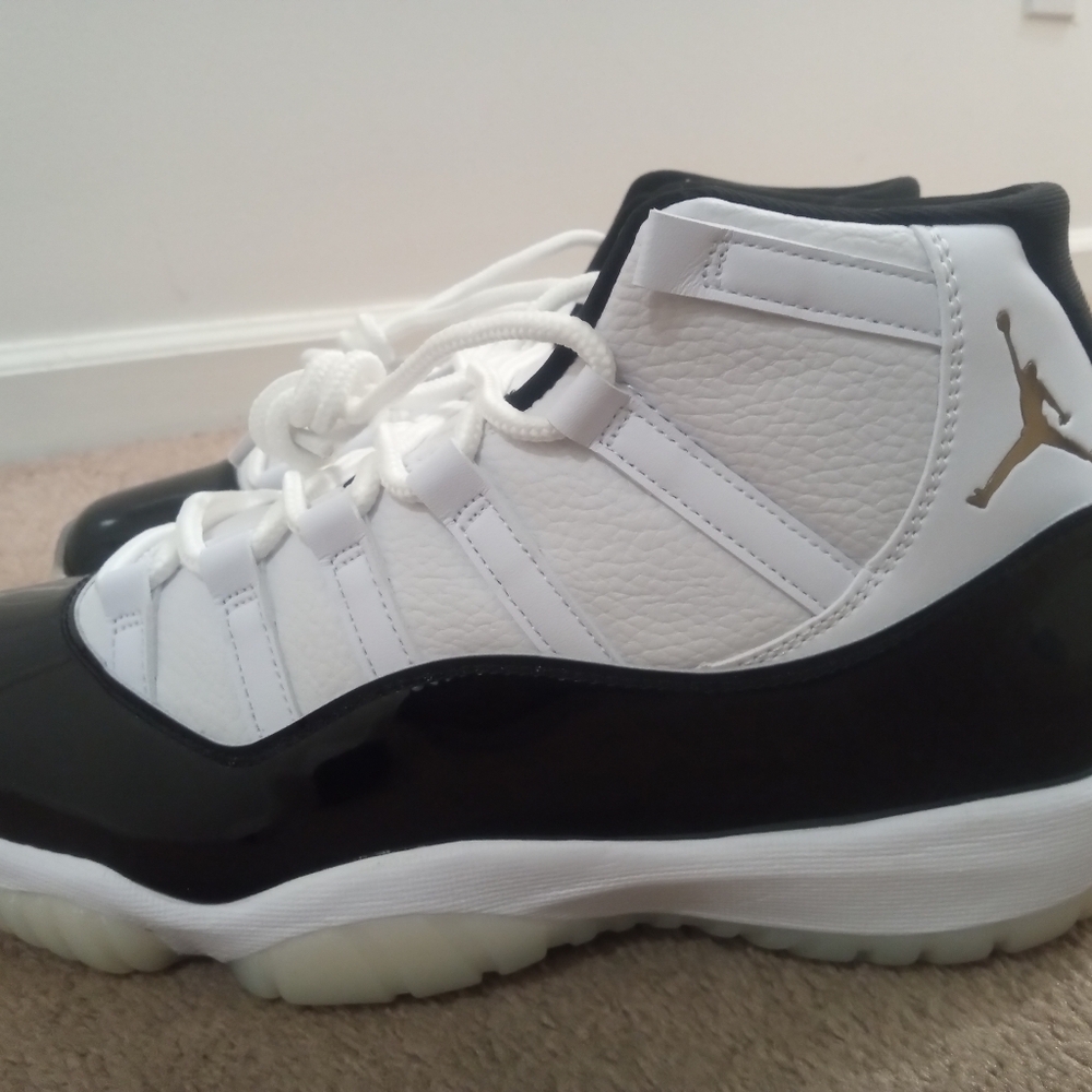 Men's Jordan retro 11 gratitude sz 12